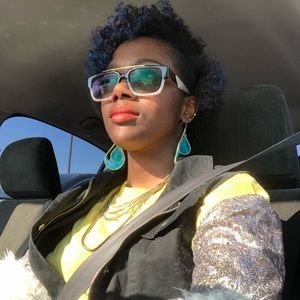 Meet your Posher, Dionna